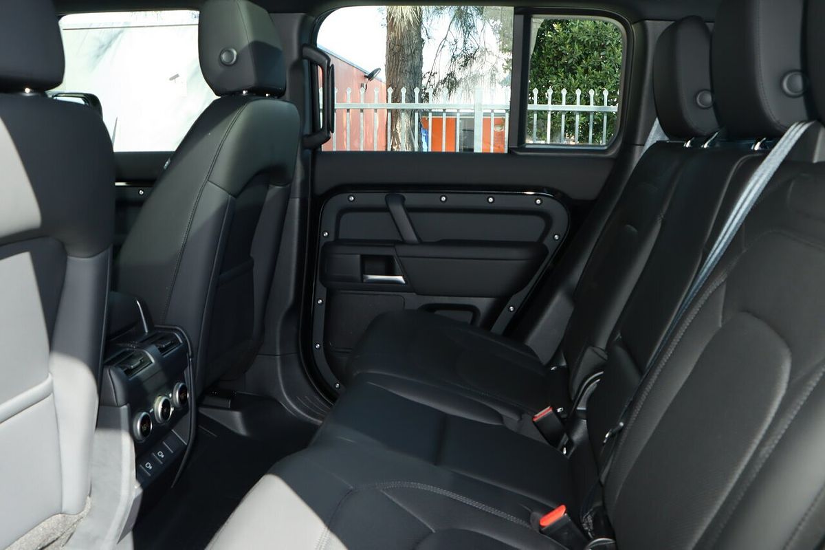 2025 Land Rover Defender 110 P400 S L663