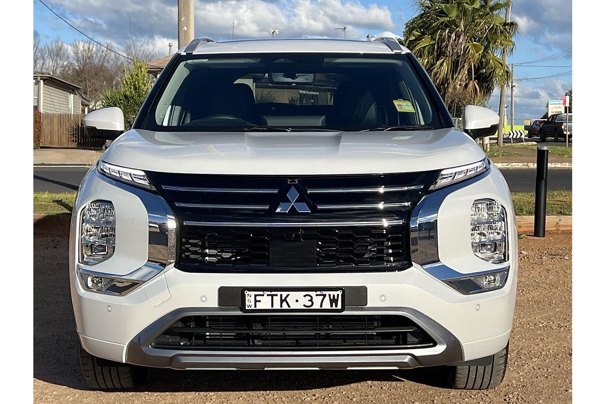 2025 Mitsubishi Outlander Exceed ZM