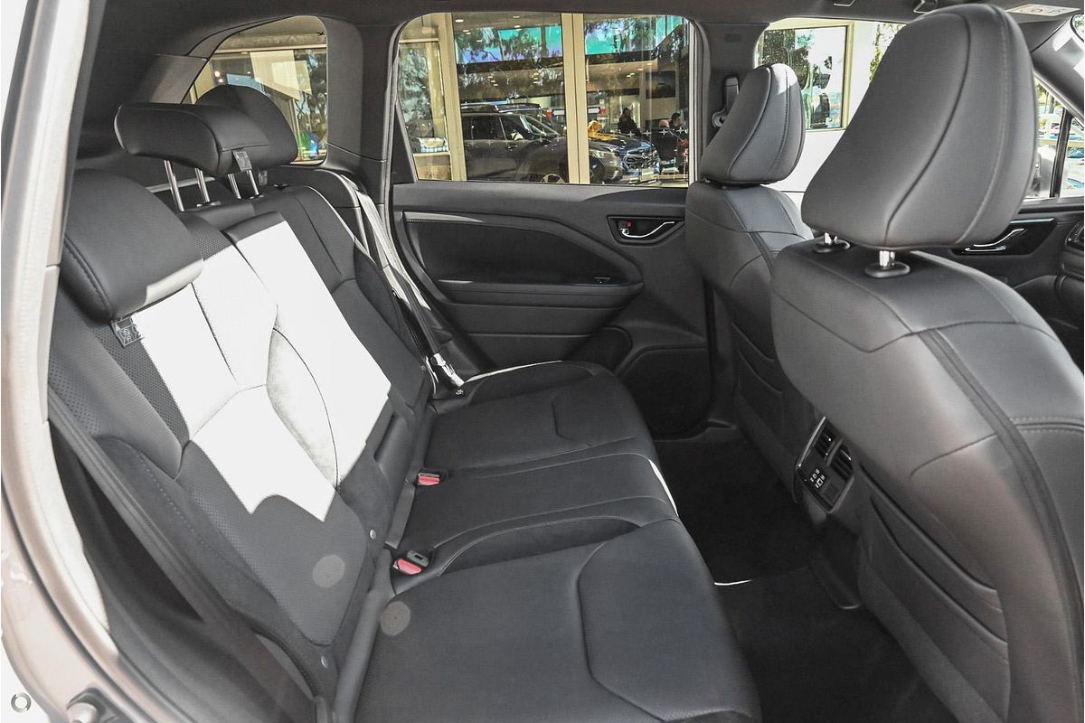 2025 Subaru Forester Hybrid Touring S6