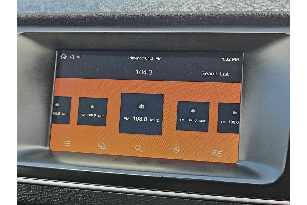 2021 LDV G10 Lift Door SV7C MY21