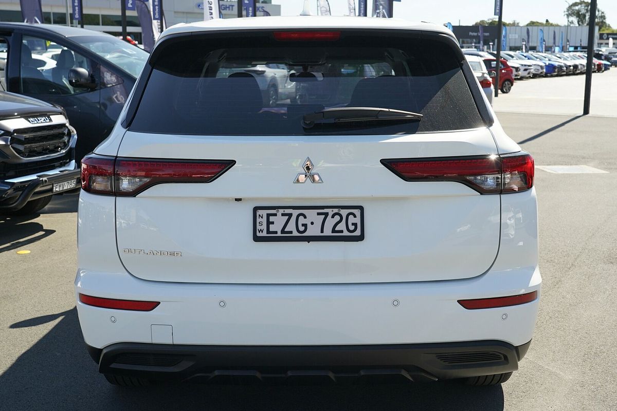 2022 Mitsubishi Outlander ES ZM