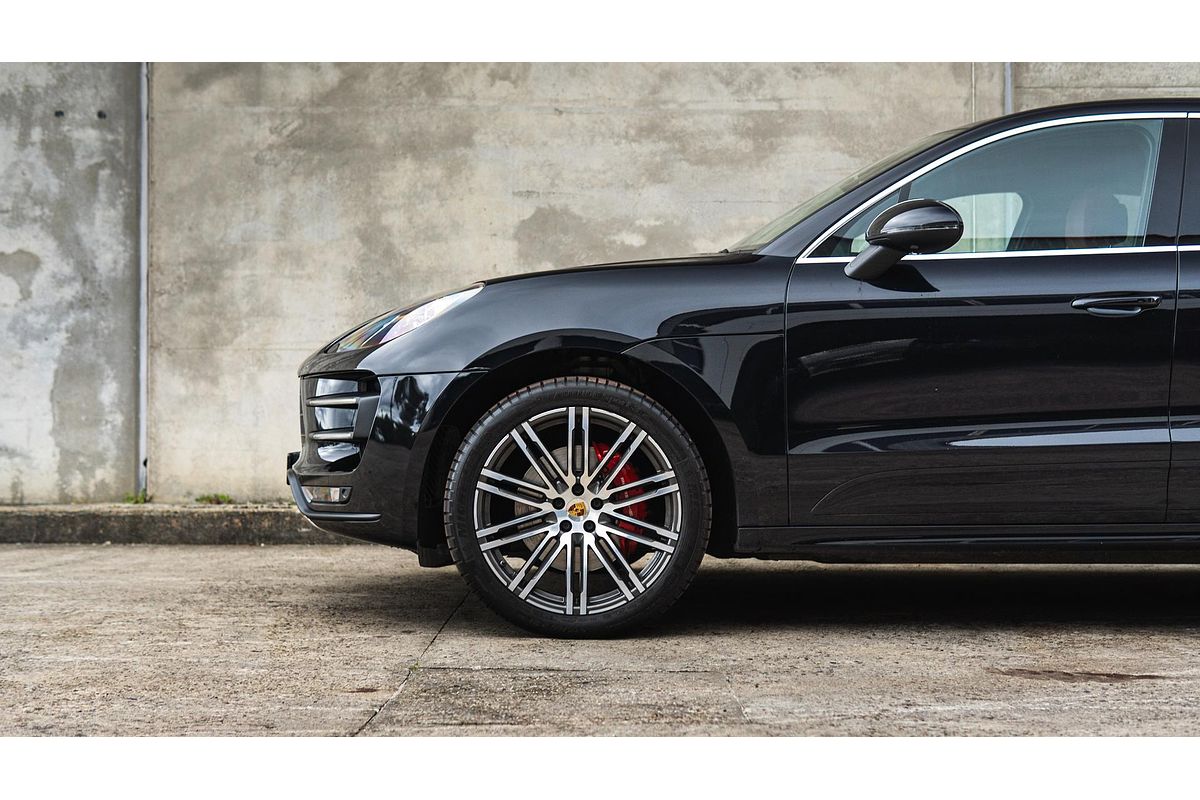 2015 Porsche Macan Turbo 95B