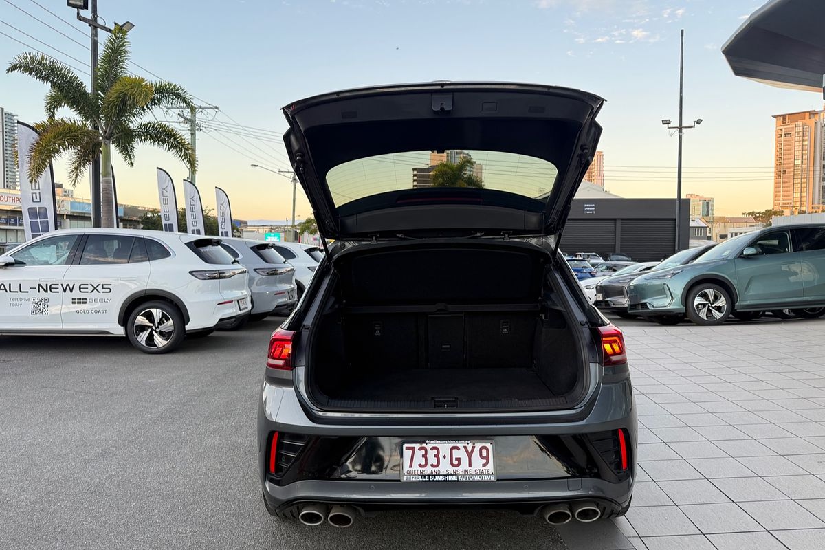 2022 Volkswagen T-Roc R Grid Edition D11