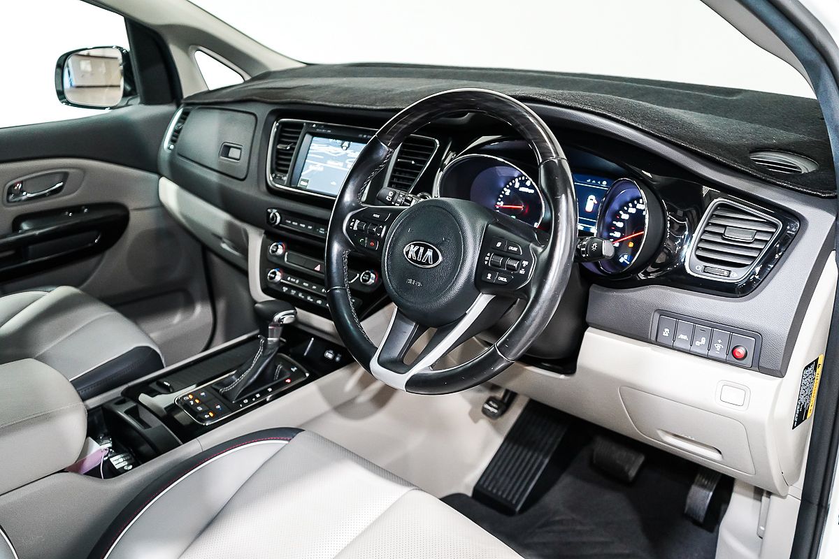 2016 Kia Carnival Platinum YP