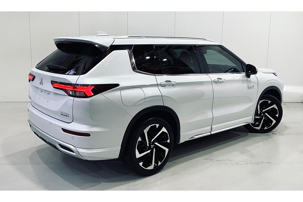 2022 Mitsubishi Outlander PHEV Exceed ZM