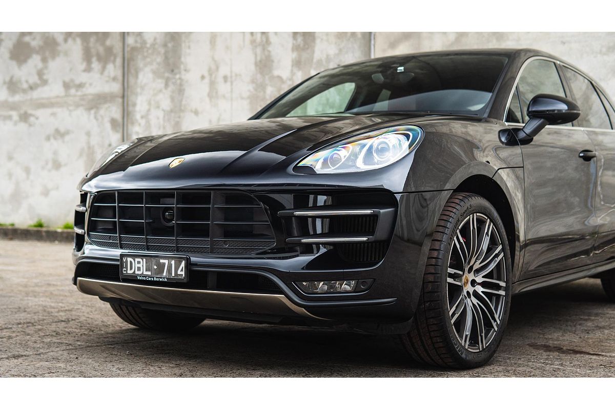 2015 Porsche Macan Turbo 95B