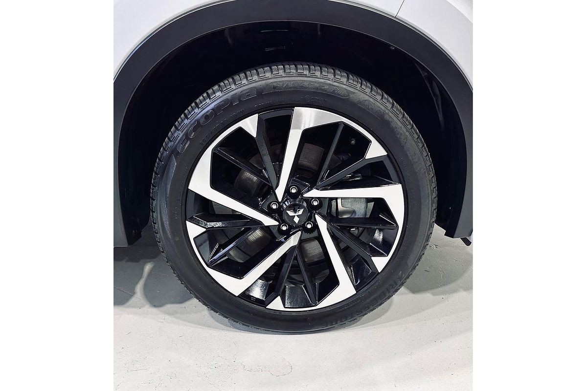 2022 Mitsubishi Outlander PHEV Exceed ZM