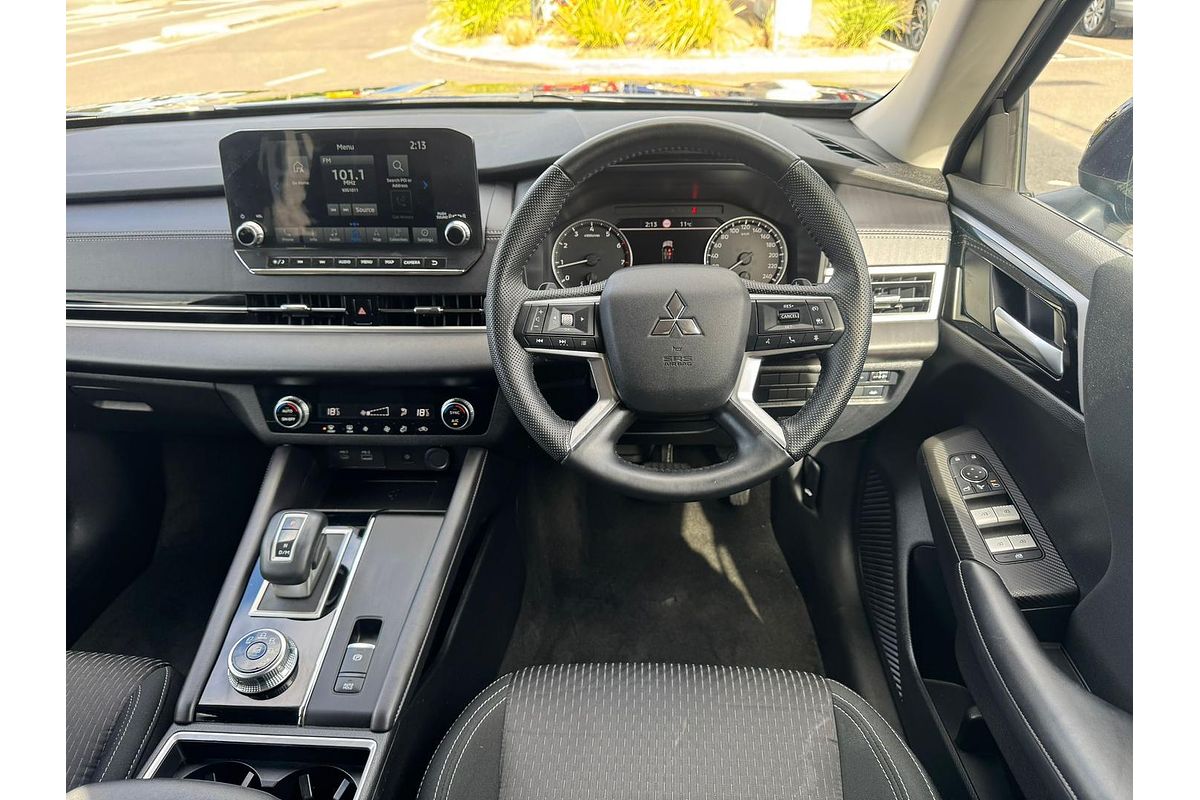 2023 Mitsubishi Outlander LS ZM