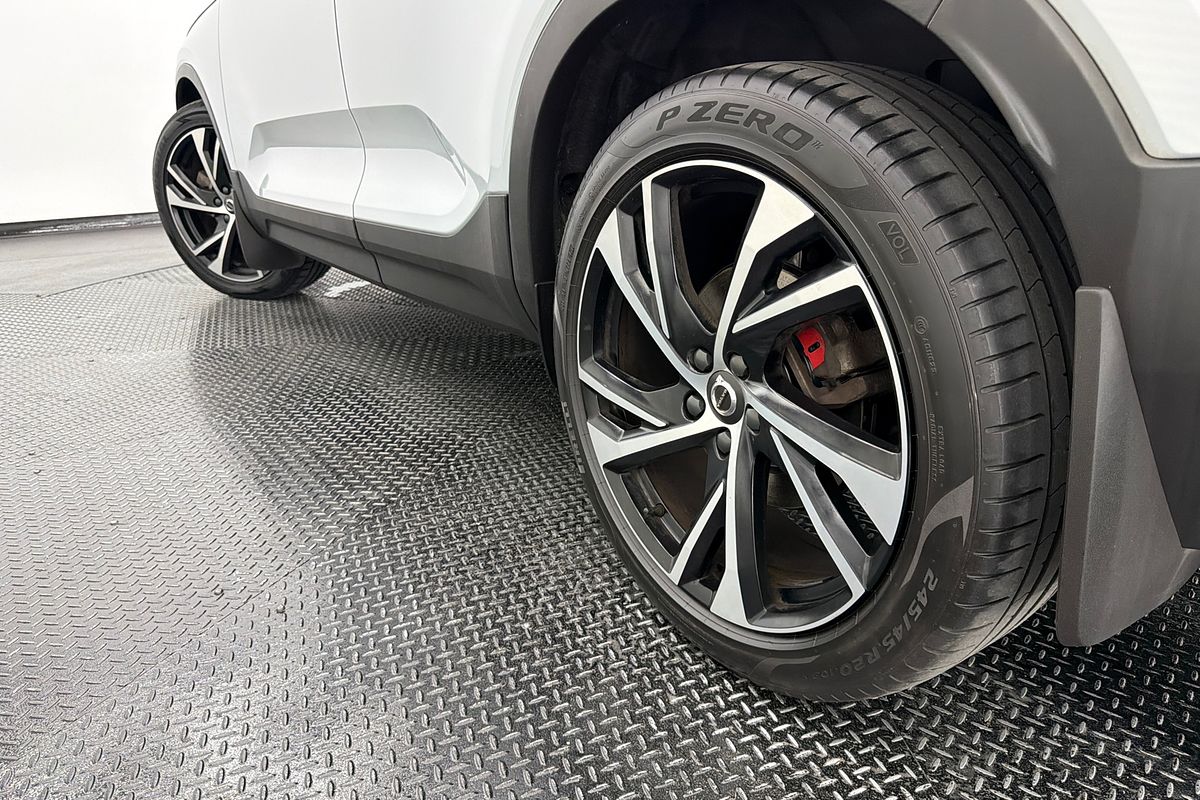 2020 Volvo XC40 T5 R-Design