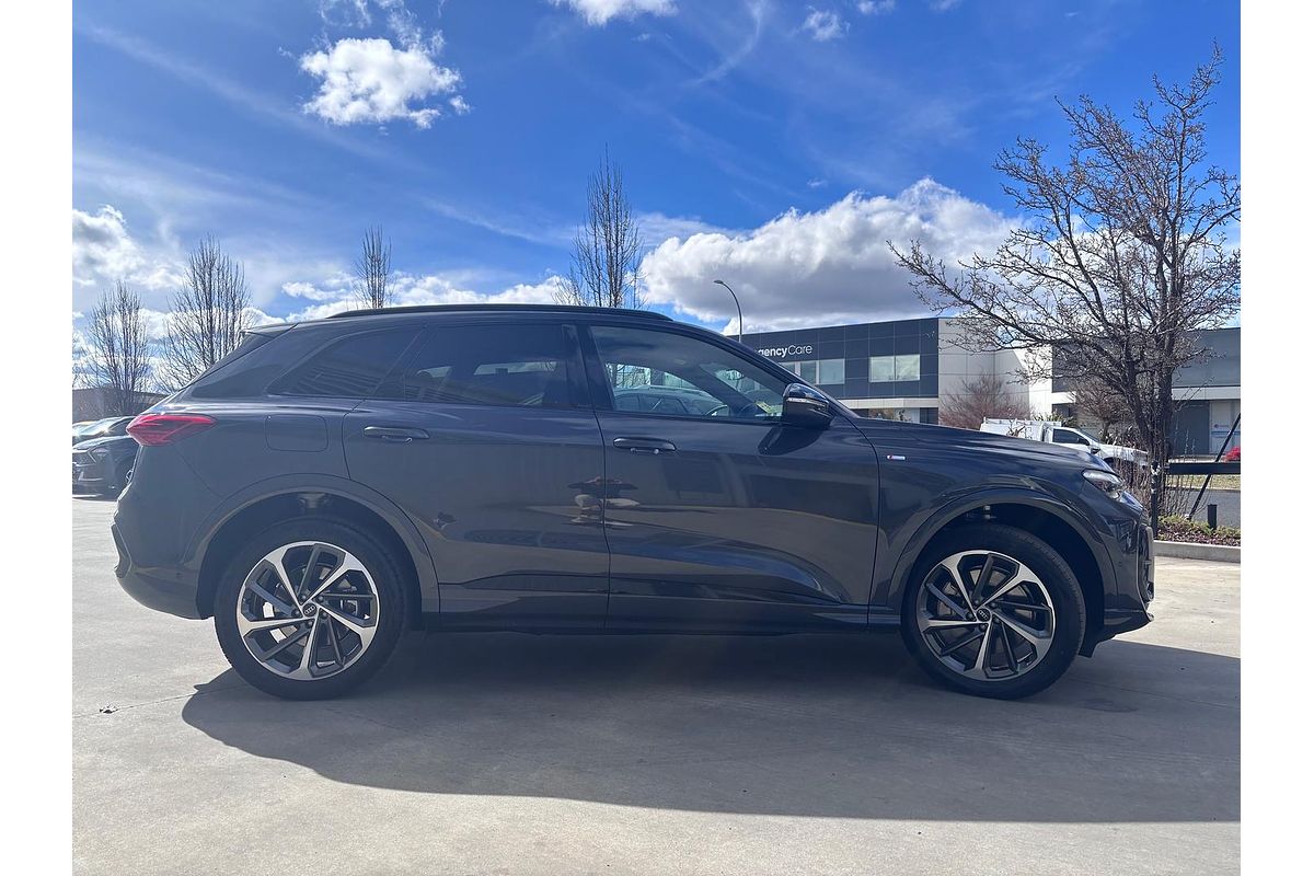 2025 Audi Q5 40 TDI Sport FY