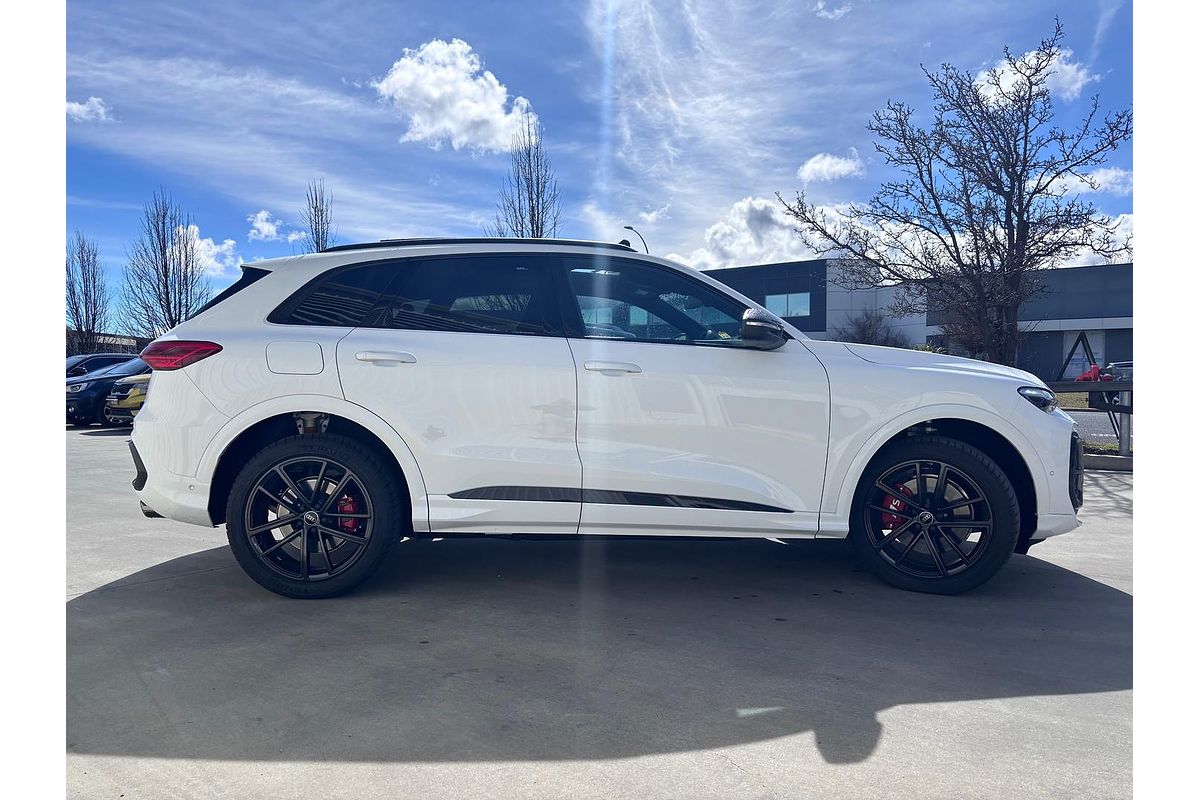 2025 Audi SQ5 TFSI FY