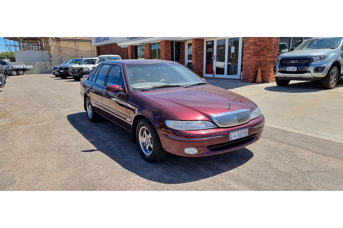 1998 Ford LTD DL