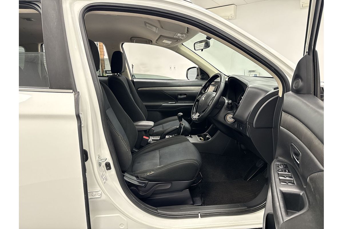2016 Mitsubishi Outlander LS ZK