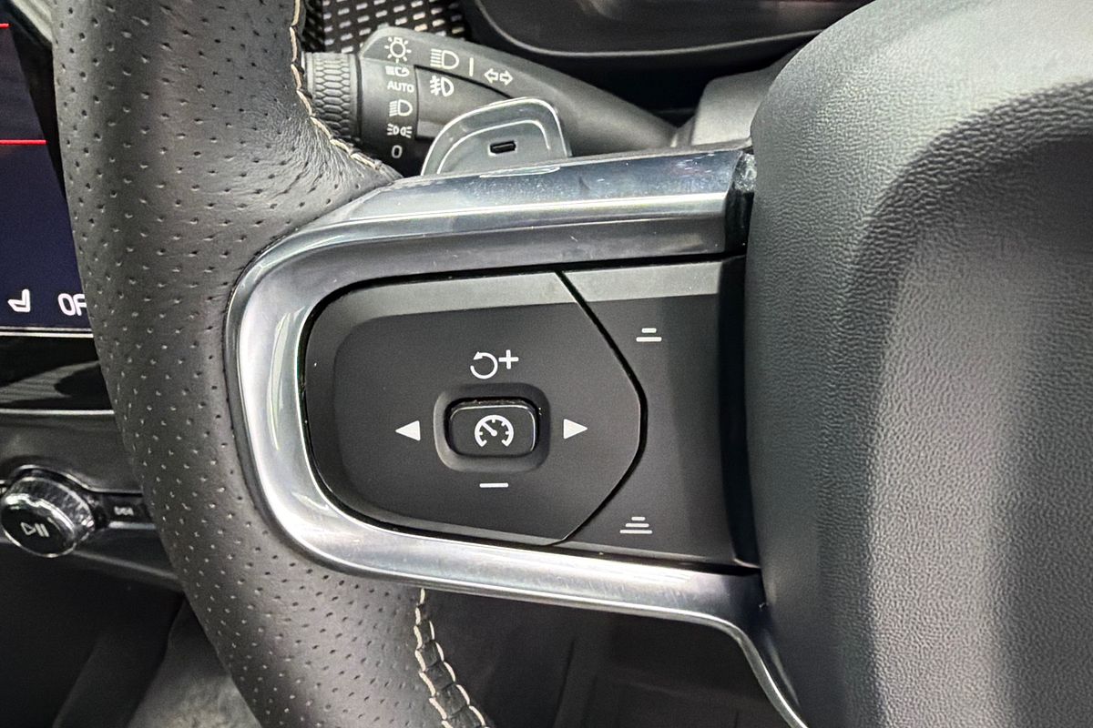 2020 Volvo XC40 T5 R-Design