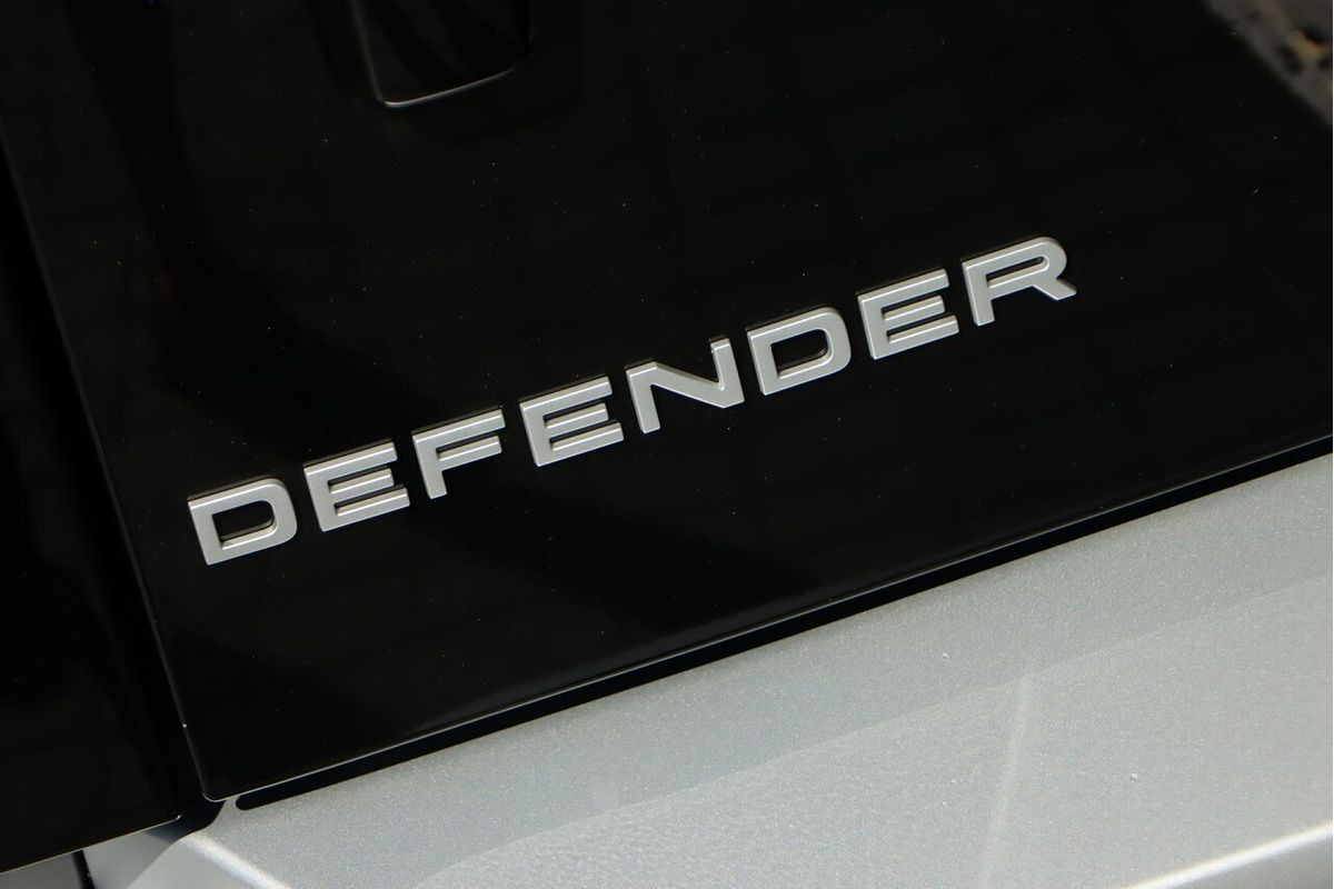 2025 Land Rover Defender 110 P400 S L663