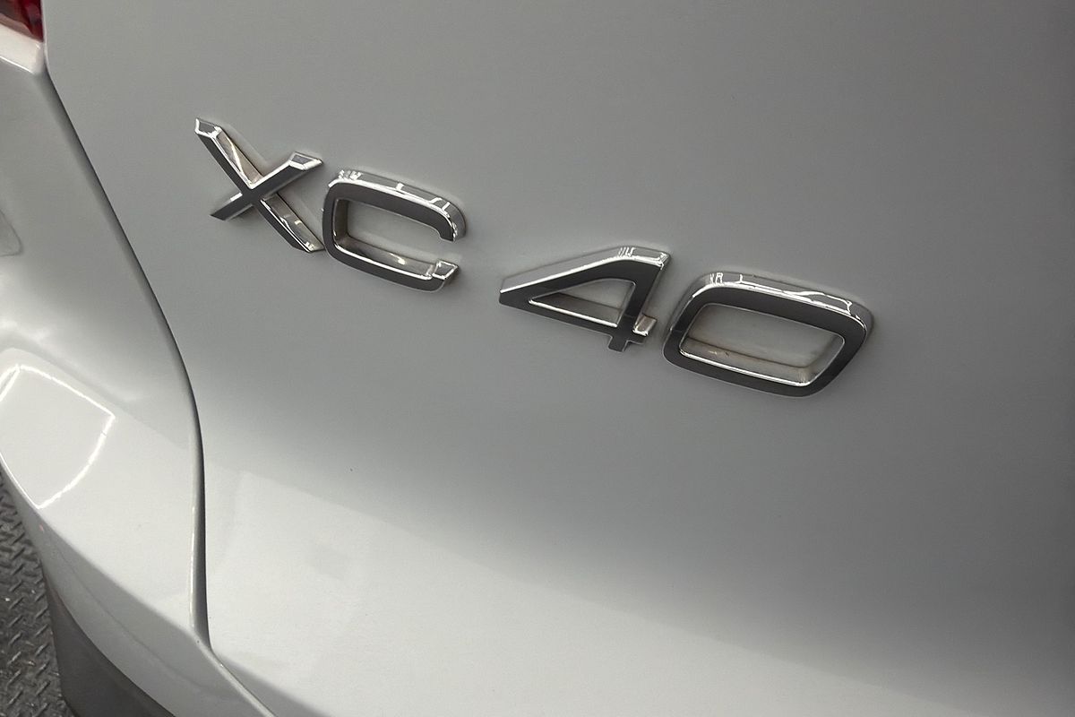 2020 Volvo XC40 T5 R-Design