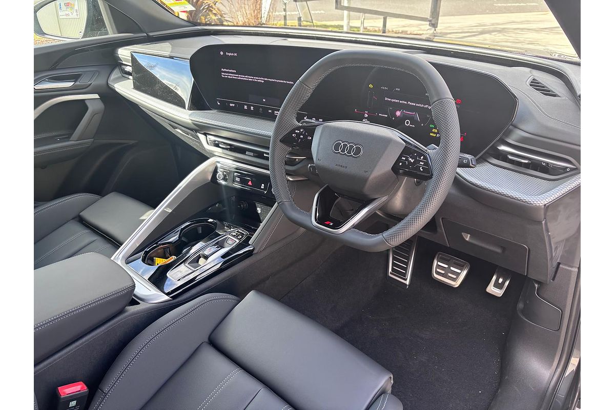 2025 Audi Q5 40 TDI Sport FY