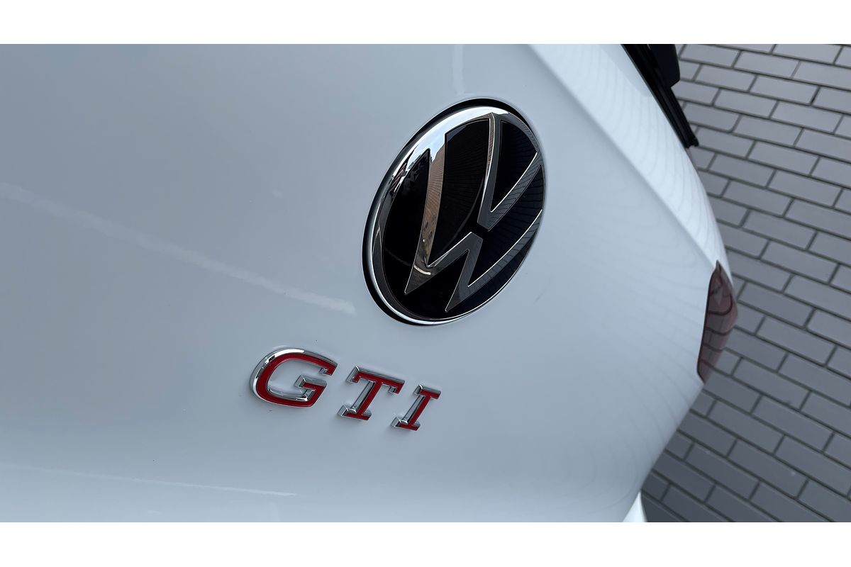 2024 Volkswagen Golf GTI 8