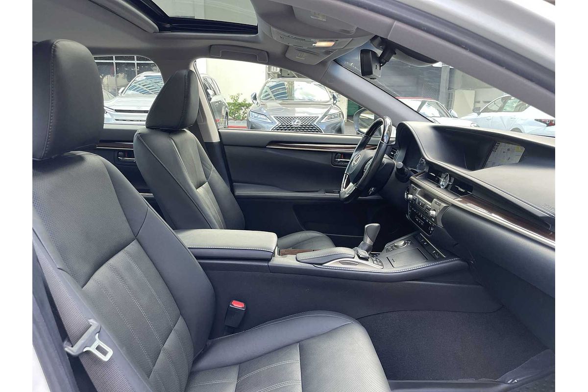2017 Lexus ES
