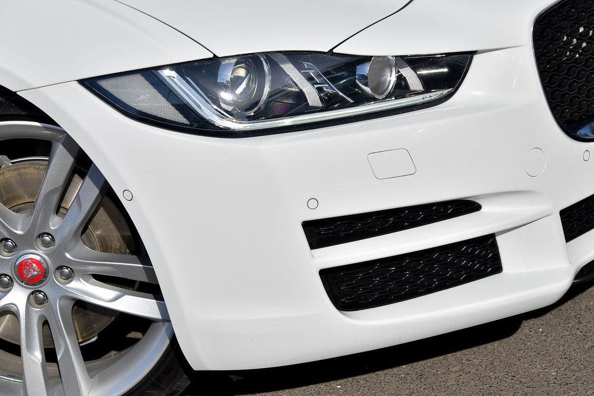 2015 Jaguar XE 25t R-Sport X760