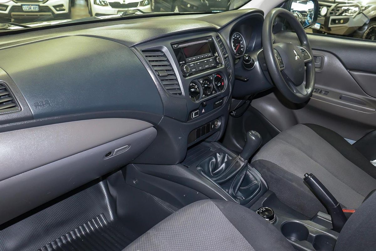 2015 Mitsubishi Triton GLX MQ 4X4