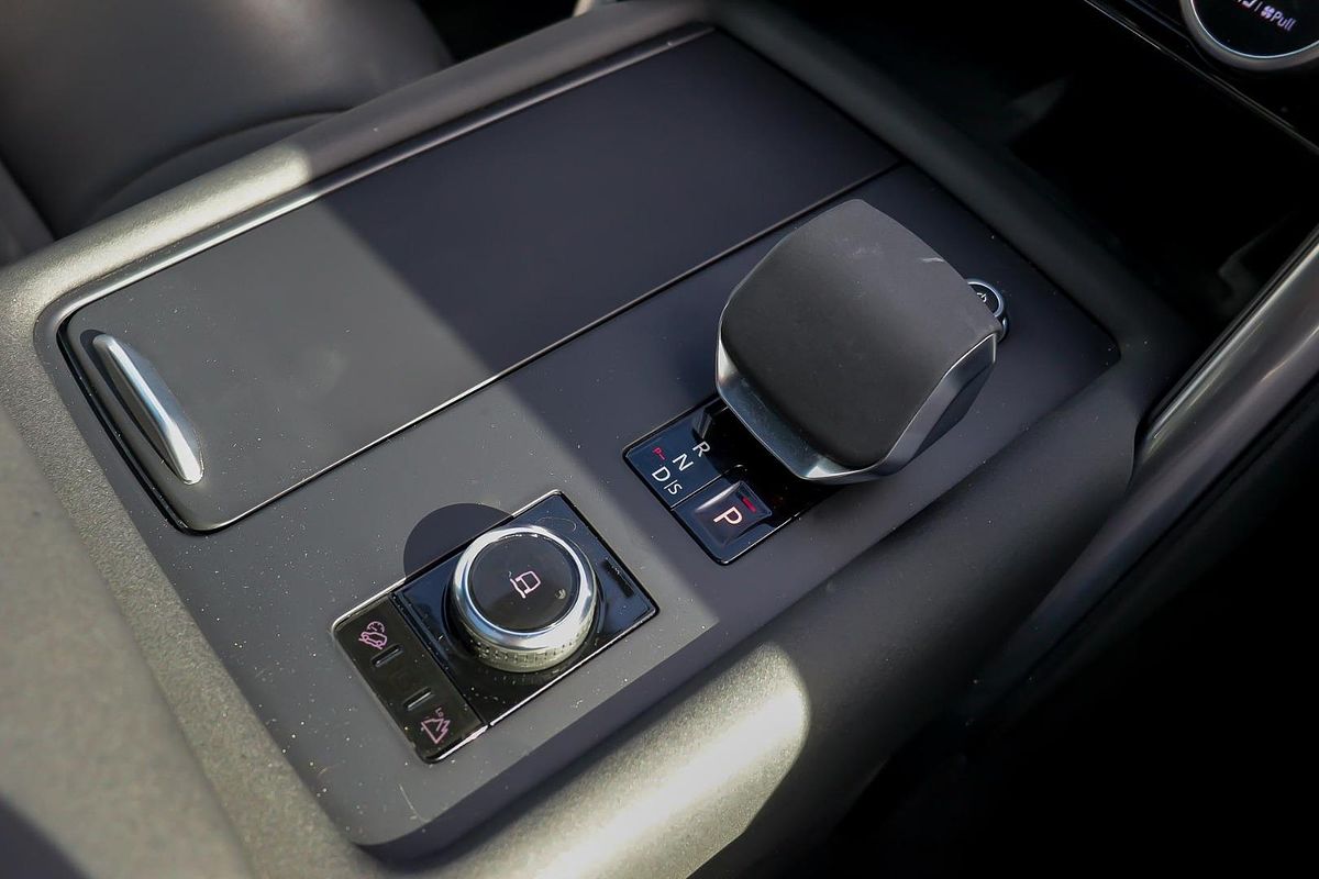 2023 Land Rover Discovery P360 R-Dynamic HSE Series 5