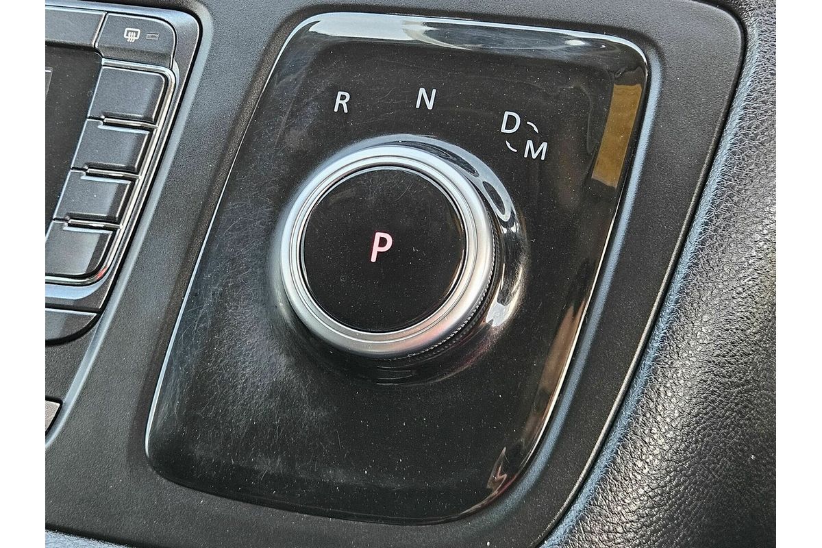 2021 LDV G10 Lift Door SV7C MY21