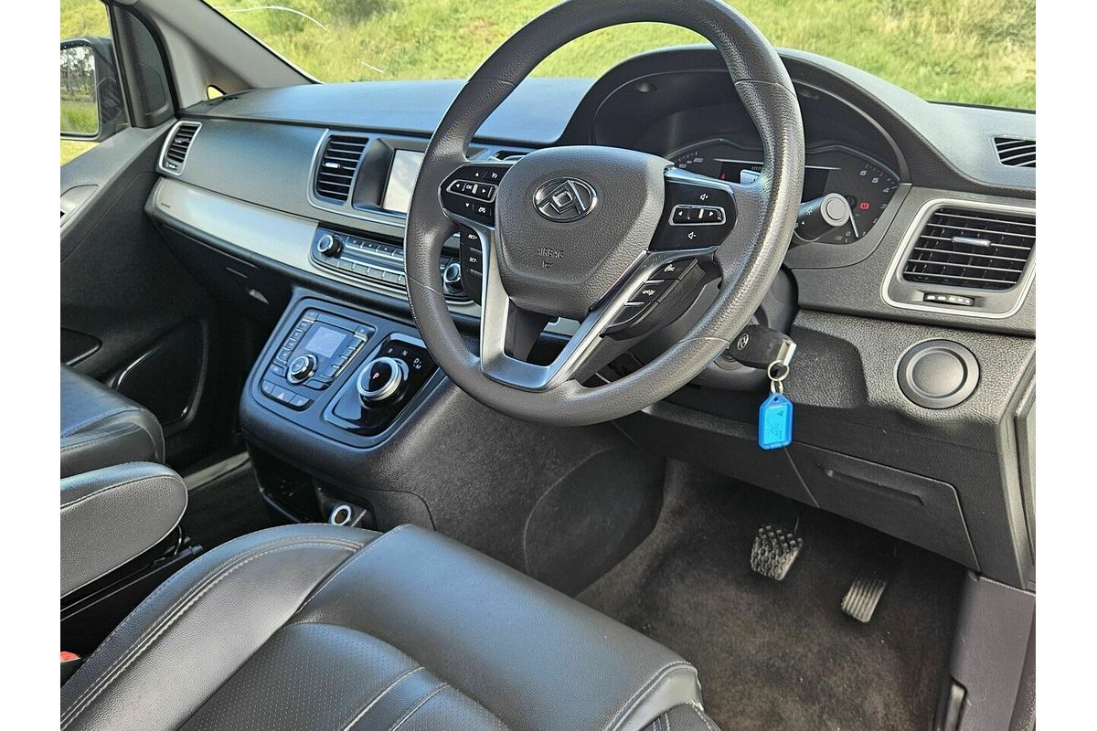 2021 LDV G10 Lift Door SV7C MY21