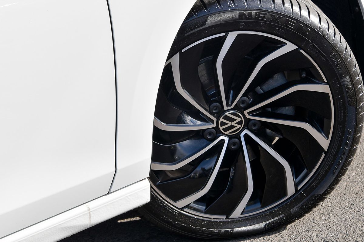 2024 Volkswagen Golf 110TSI Life 8