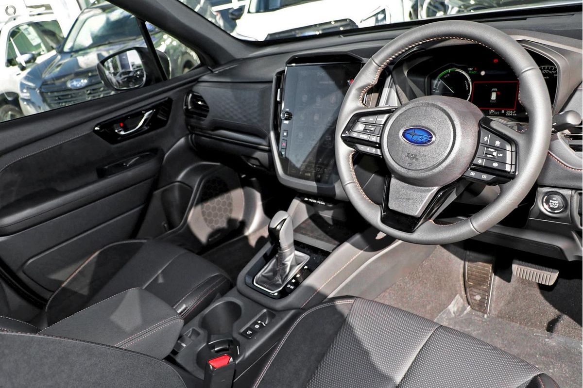 2025 Subaru Forester Hybrid Touring S6