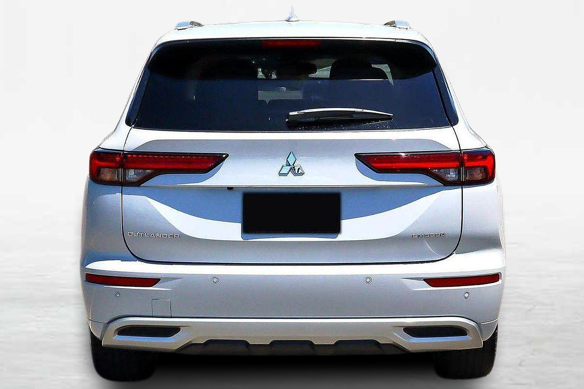 2024 Mitsubishi Outlander Exceed ZM