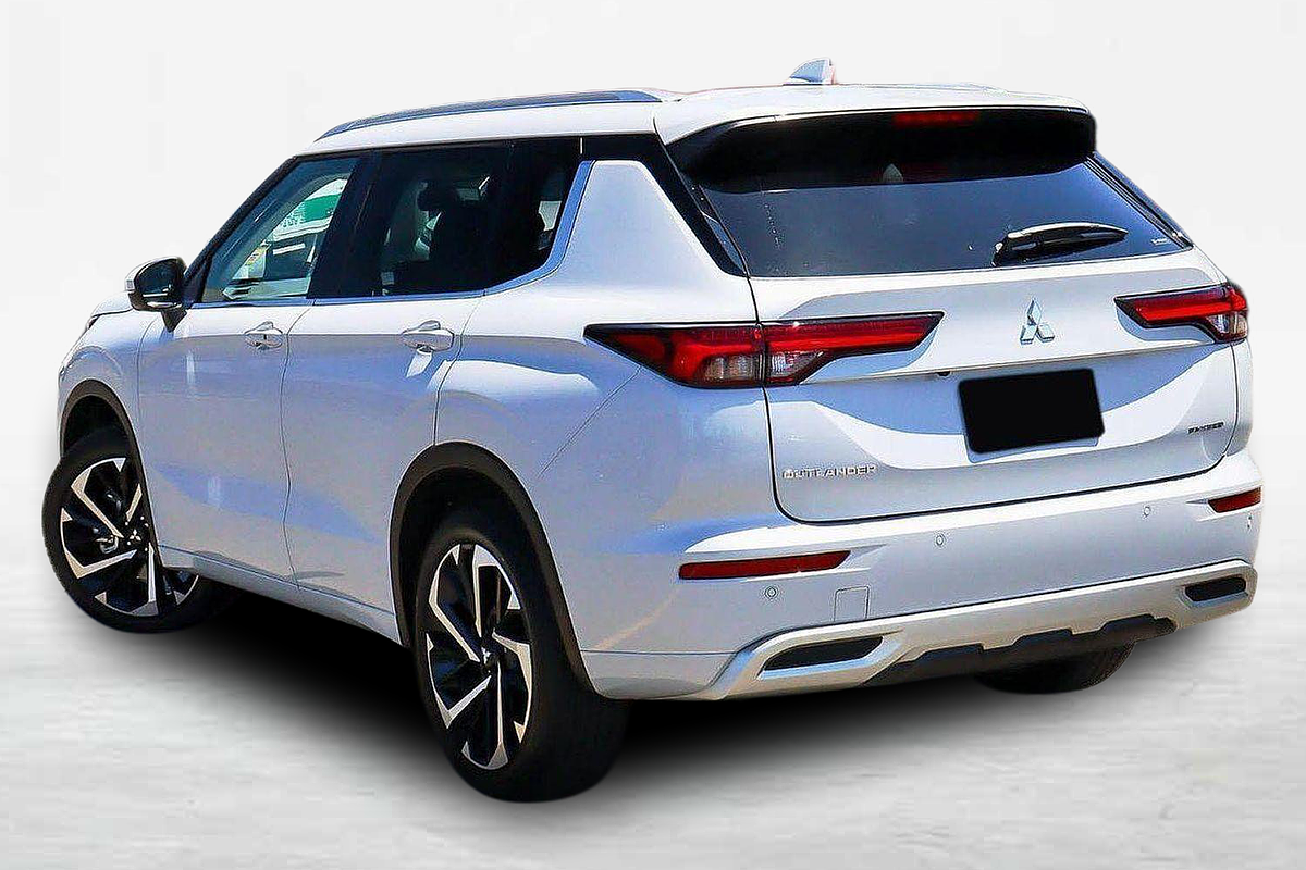 2024 Mitsubishi Outlander Exceed ZM