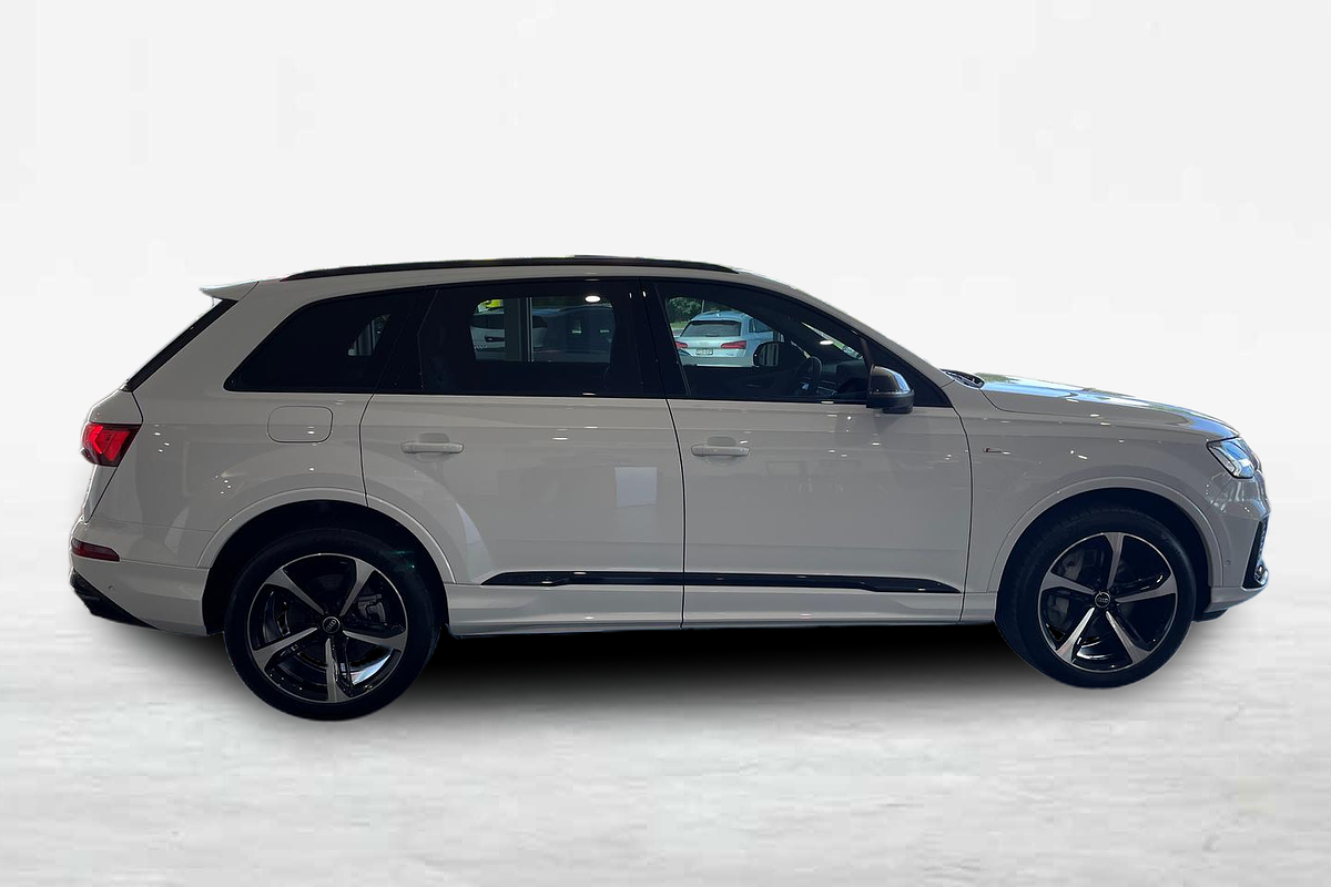 2023 Audi Q7 55 TFSI S line 4M