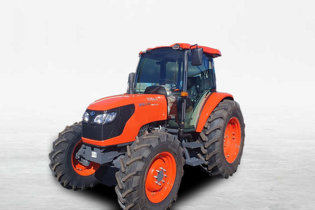 2023 Kubota M9540DHC-DS CAB TRACTOR