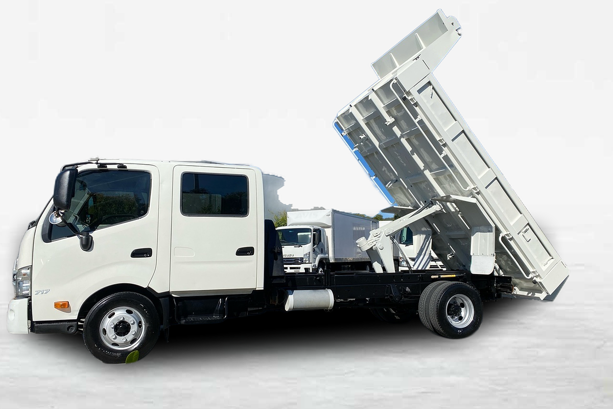 2017 Hino 300 Series 717 4x2