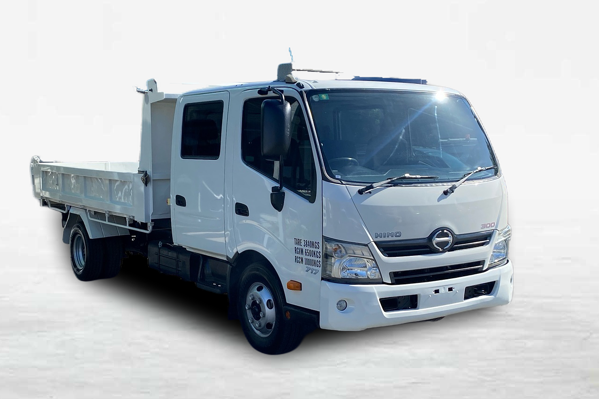 2017 Hino 300 717 DUAL CAB