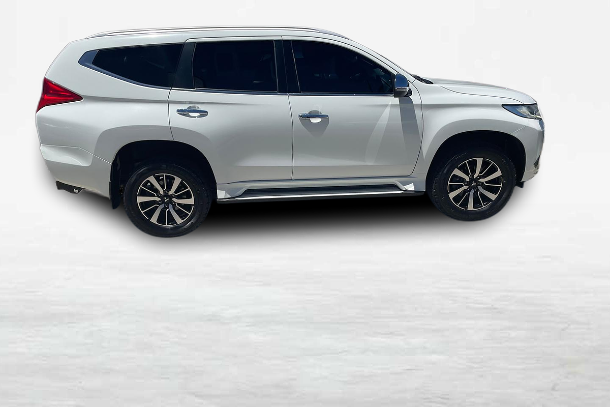 2016 Mitsubishi Pajero Sport GLX QE