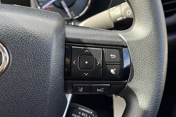 2025 Toyota Hilux SR GUN126R 4X4