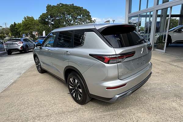 2025 Mitsubishi Outlander LS ZM