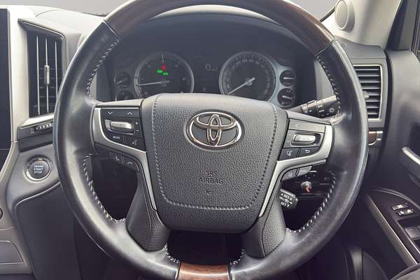 2020 Toyota Landcruiser Sahara VDJ200R