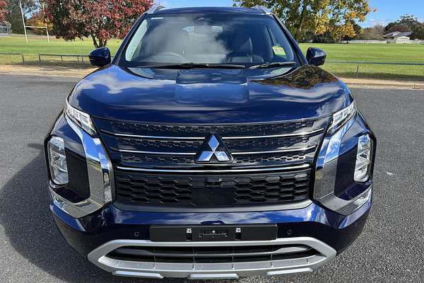 2025 Mitsubishi Outlander PHEV Exceed ZM