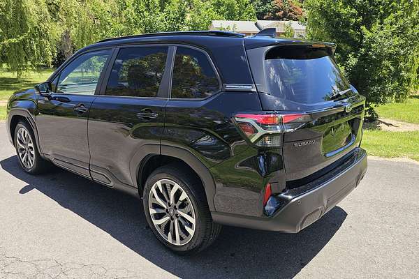 2025 Subaru Forester Hybrid Touring S6