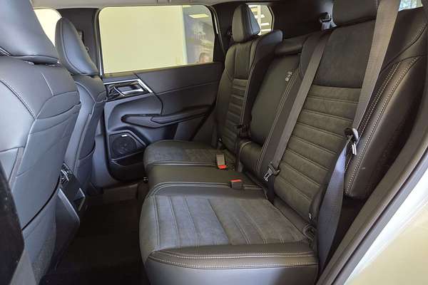 2025 Mitsubishi Outlander Aspire ZM