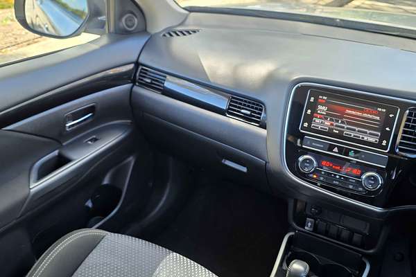 2018 Mitsubishi Outlander ES ZL