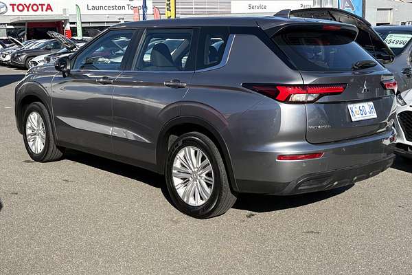 2022 Mitsubishi Outlander ES ZM