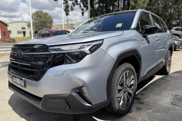 2025 Subaru Forester Hybrid Touring S6