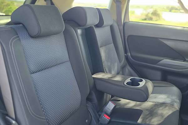 2018 Mitsubishi Outlander ES ZL