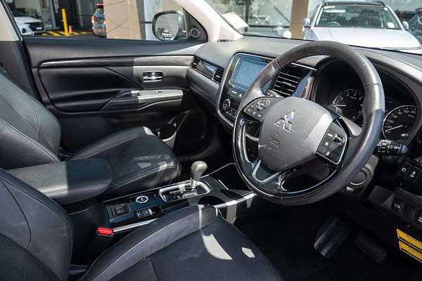 2017 Mitsubishi Outlander Exceed ZK