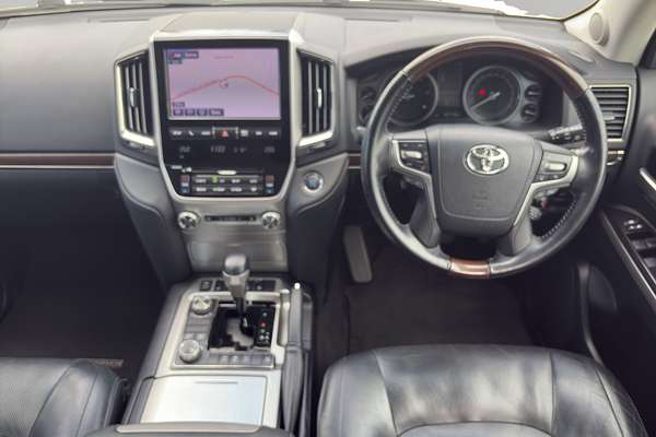 2020 Toyota Landcruiser Sahara VDJ200R