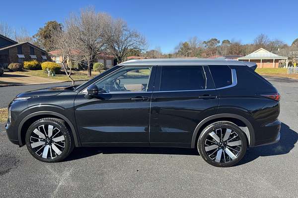 2025 Mitsubishi Outlander Exceed Tourer ZM